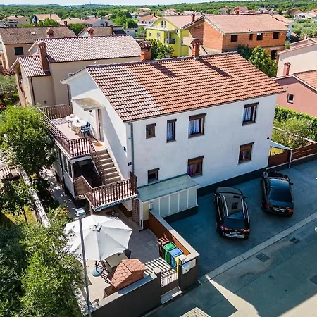 2 With Pool Appartamento