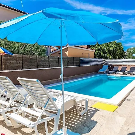 2 With Pool Apartament