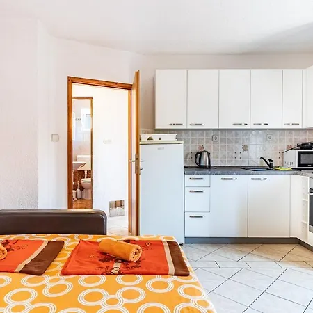 2 With Pool Apartament Pula