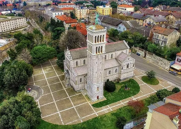 2 With Pool Apartman Pula